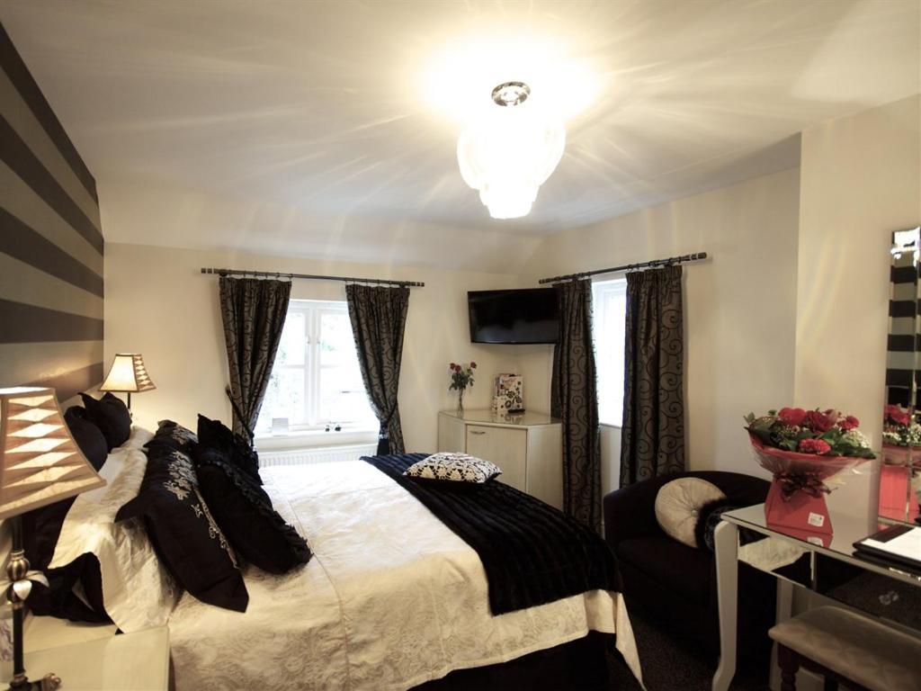 Y Garth Luxury Bed And Breakfast Dinas  Habitación foto